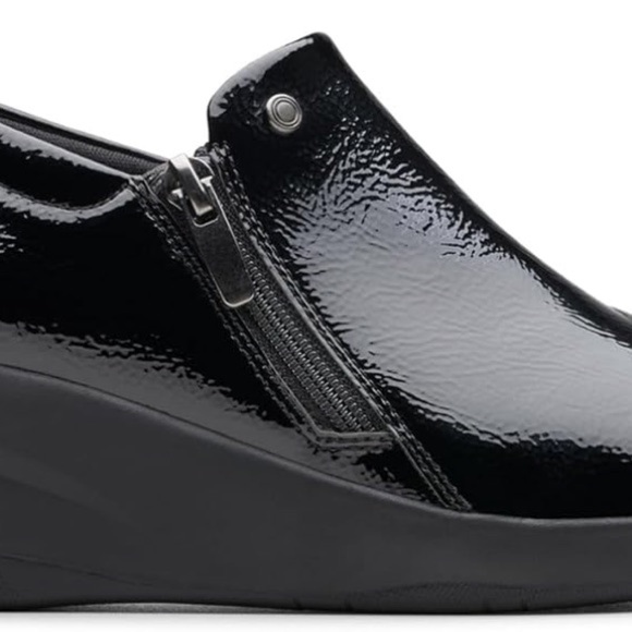 Clarks • Women's Suttyn Zip Loafer - Picture 2 of 7